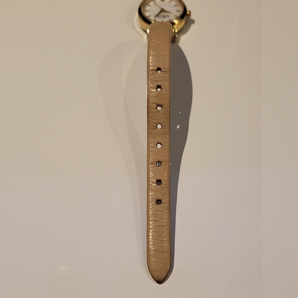 Kate Spade Tiny Metro Watch - Beige Leather Strap & Gold-Plated Metal - Picture 4 of 8
